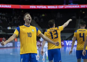 Futsal: Brasil leva susto, mas bate Japão e vai às quartas do Mundial