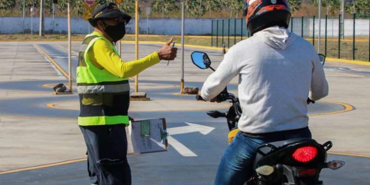 Detran-CE realiza preparativos para retomada do programa CNH Popular