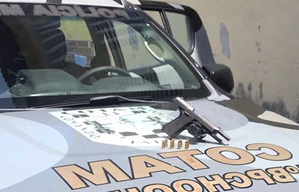 PMCE prende homem suspeito de publicar vídeo ostentando arma de fogo em redes sociais
