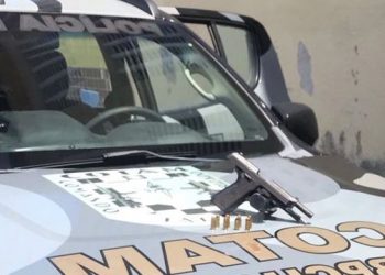 PMCE prende homem suspeito de publicar vídeo ostentando arma de fogo em redes sociais