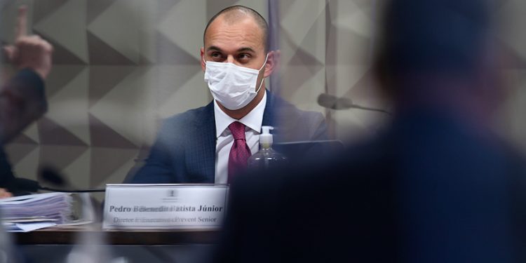 Diretor da Prevent reconhece alteração de código de diagnóstico da Covid e rebate na CPI acusações de dossiê