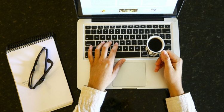 Governo publica regras para retorno ao trabalho presencial de servidor