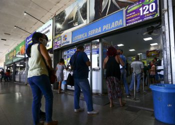 Mega-Sena deve pagar hoje prêmio de R$ 10,5 milhões