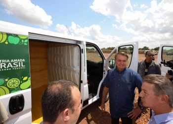 Preço de gasolina e diesel passa Auxílio Brasil e PEC dos precatórios na lista de prioridades do Planalto