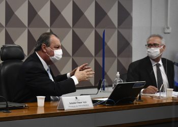 Senadores ganham holofote com CPI e crise política e se cacifam para a Presidência