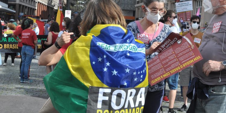 Sábado registra manifestações contra o governo federal em todo o país