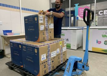 Ceará receberá lote de AstraZeneca para aplicação de segunda dose