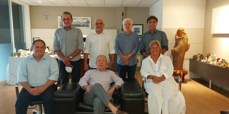 Diretores da ACOMAC-CE se reúnem  com duas personalidades cearenses que serão homenageadas no Prêmio ACOMAC 2021
