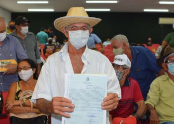 Agricultores de Morada Nova contemplados com 274 títulos de propriedade rural