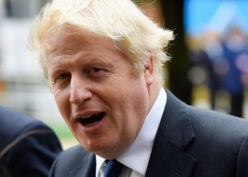 Reino Unido doa 20 milhões de vacinas a países em desenvolvimento