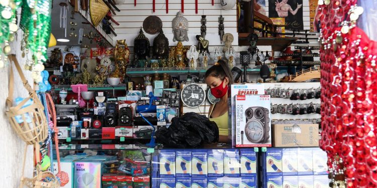 Taxa de desemprego recua para 13,2% no trimestre até agosto