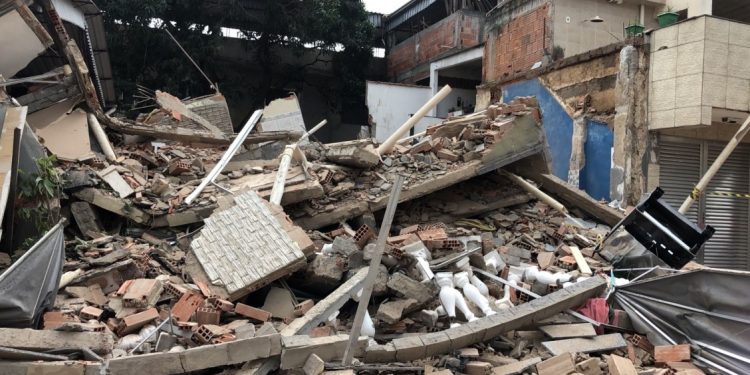Desabamento de prédio deixa um morto e três feridos em Nilópolis (RJ)