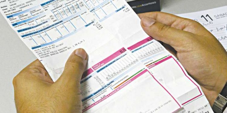 Taxa extra na conta de luz não será suficiente para bancar térmicas, dizem distribuidoras