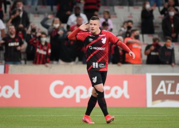 Em casa, Athletico-PR vence o Ceará por 2 a 1 pelo Campeonato Brasileiro