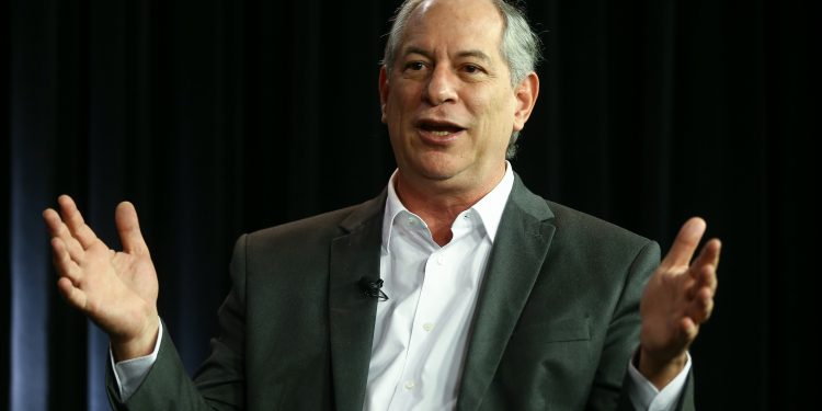 Ciro retoma candidatura após votos de deputados do PDT contra PEC