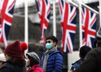 Países europeus identificam casos da variante Ômicron