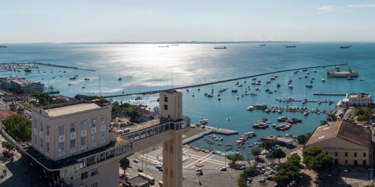 Preocupação com variante faz Salvador cancelar festa de réveillon