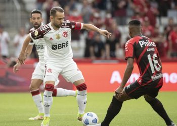 Brasileiro: Athletico-PR arranca empate com Flamengo