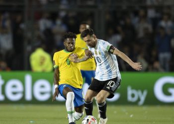 Brasil e Argentina empatam sem gols em jogo muito disputado
