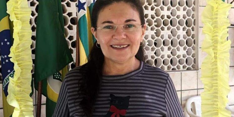 Professora da rede pública estadual acerta tema da Redação do Enem 2021