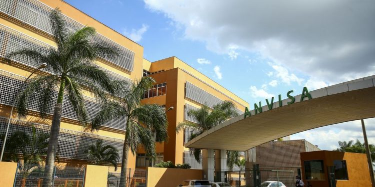 Anvisa rebate questionamentos do presidente Bolsonaro sobre vacinação