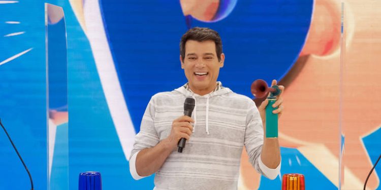 Celso Portiolli revela câncer na bexiga e começa tratamento: ‘Estou otimista’