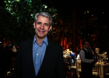 Presidenciável do Novo defende plano de governo liberal e ataca populismo