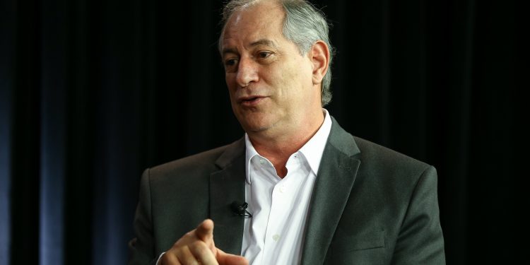 No STF, Ciro diz que operação da PF queria informações sobre sua campanha