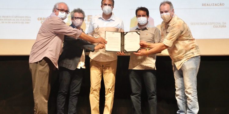 Governador Camilo Santana assinou mensagem de lei que cria o Programa Ceará Filmes