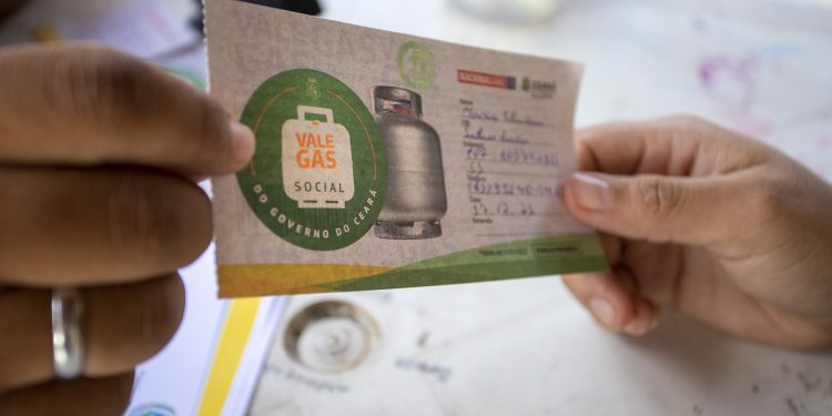 ‘Cozinhei muito na lenha, um sofrimento grande que a gente não quer passar de novo’