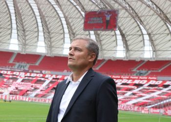 Internacional anuncia a saída do técnico Diego Aguirre