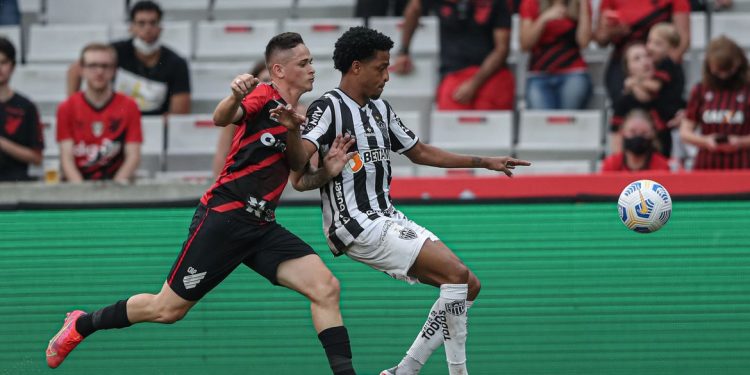 Atlético-MG e Athletico-PR se enfrentam pelo bi da Copa do Brasil