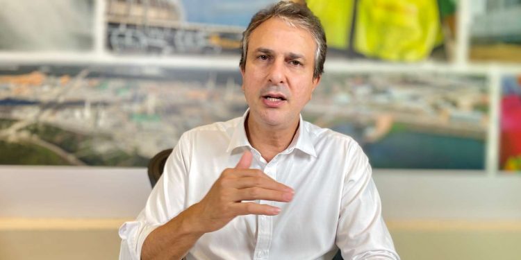 Governador do Ceará garante melhorias salariais para servidores públicos estaduais em 2022
