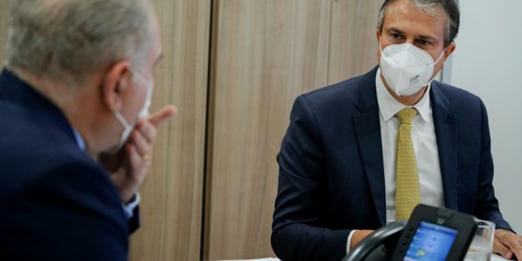 Governador se reúne com ministro e reforça pedido para habilitação de Hospital Regional do Vale do Jaguaribe