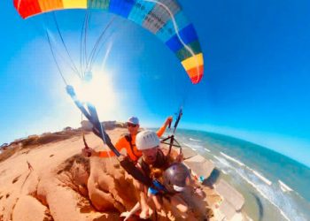 Aracati é destaque na Confederação Brasileira de Voo Livre com a atividade do parapente em Canoa Quebrada