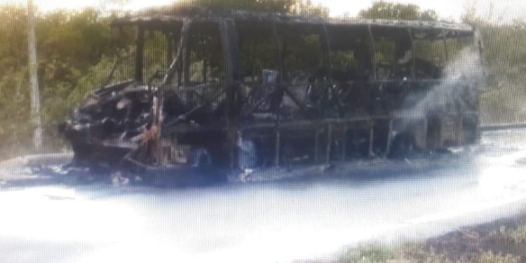 Ônibus que transportava pacientes de Aracati em tratamento sofre acidente