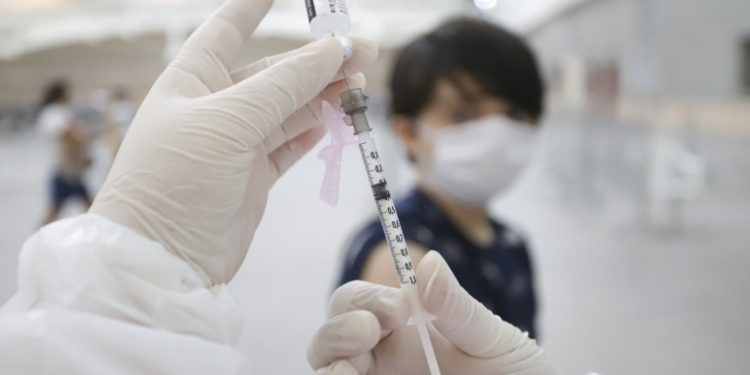 Vacinação de crianças é fundamental para controlar surtos e epidemias, alertam especialistas