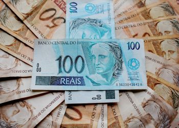 Segunda parcela do 13º é paga até segunda-feira; veja o valor