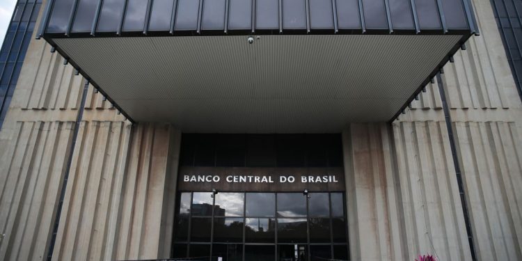 Mercado diminui projeção para crescimento da economia em 2021