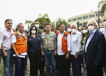 Ministros sobrevoam Bahia e prometem recursos para reconstrução