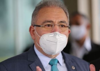 Queiroga critica estados que não pedirão prescrição para vacinar crianças contra Covid-19