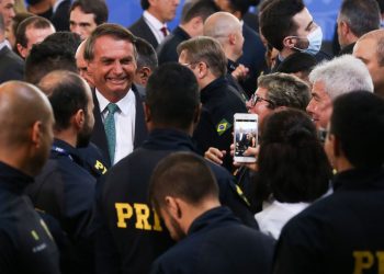 Policiais federais devem ter reajuste até 2022, diz presidente