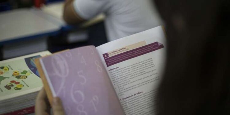 DCRC norteará instituições e redes que ofertam o Ensino Médio no Ceará