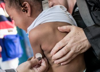 Ministério da Saúde deve desistir de cobrar prescrição médica para vacinar crianças