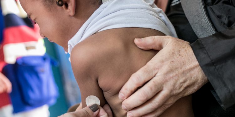 Ministério da Saúde deve desistir de cobrar prescrição médica para vacinar crianças