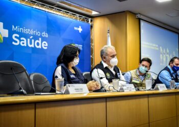 Após visita de Queiroga e Damares, Saúde diz que vacina não deu reação em criança