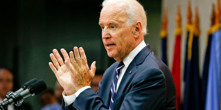 EUA colocam tropas em prontidão, e Otan reforça Leste Europeu contra a Rússia