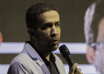 Avante oficializa pré-candidatura do deputado André Janones à Presidência