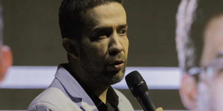 Avante oficializa pré-candidatura do deputado André Janones à Presidência