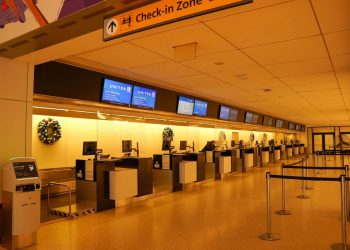 Ômicron causa mais de 4 mil cancelamentos de voos nesse domingo